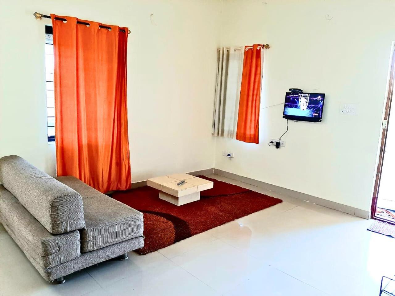 Golden Magnolia Homestay Bangalore Buitenkant foto