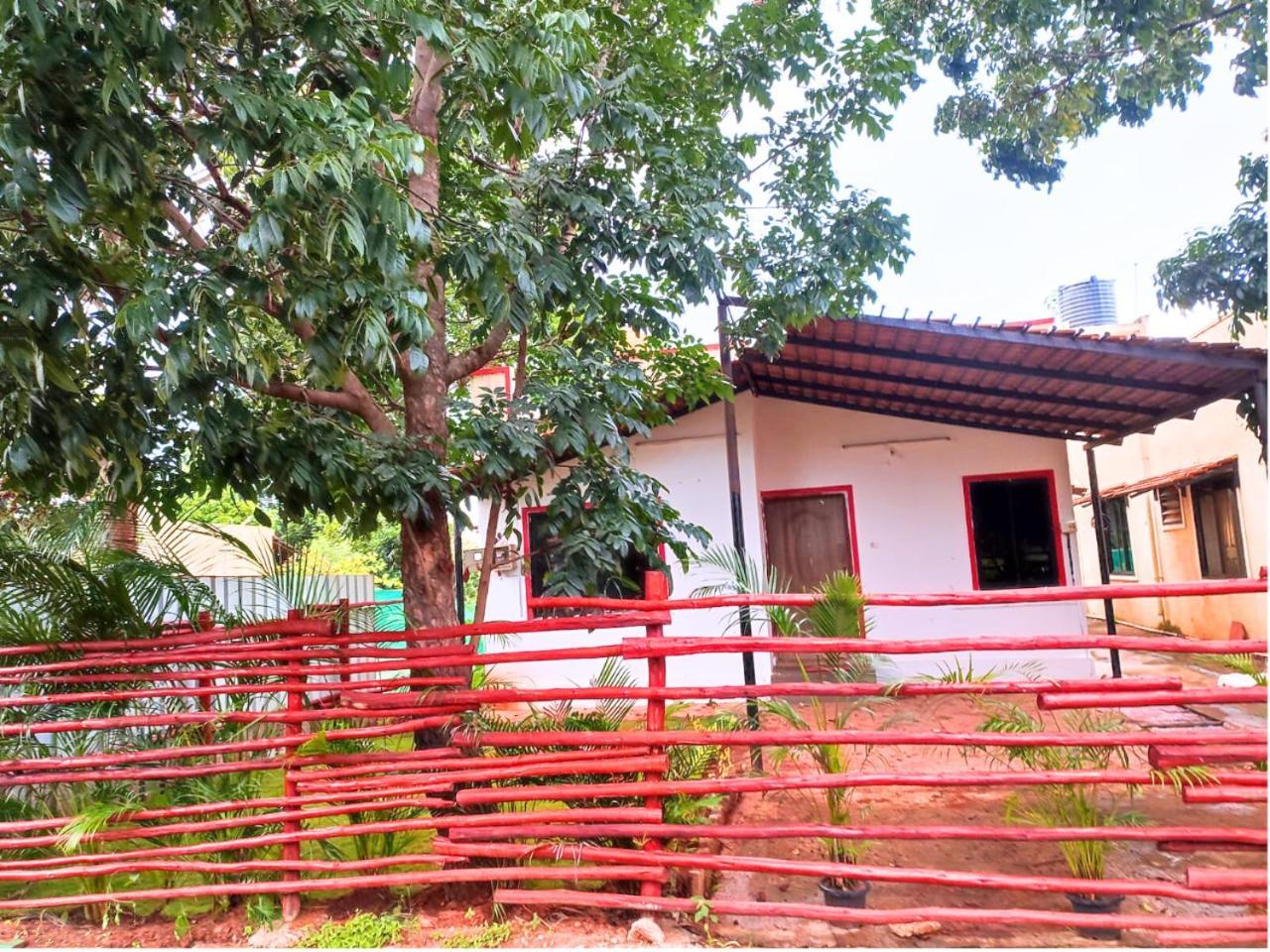 Golden Magnolia Homestay Bangalore Buitenkant foto